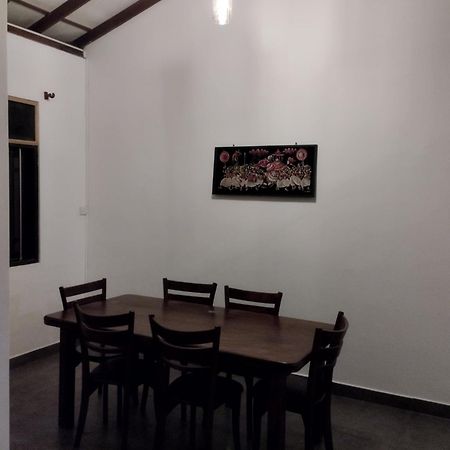 Villa Hilltop By Yehansa With Unlimited Fiber Wifi Хіккадува Екстер'єр фото